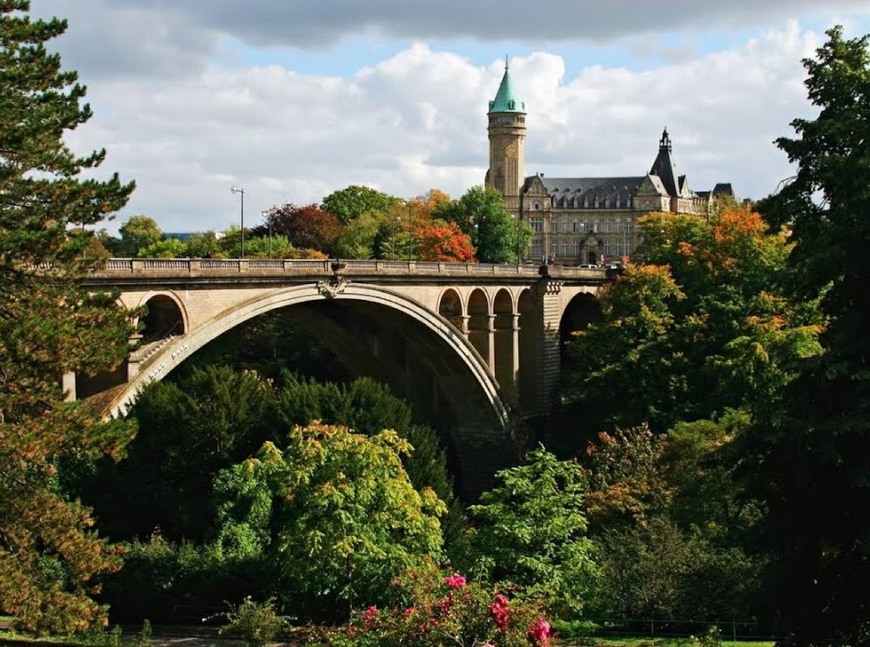 Place Ponte Adolphe