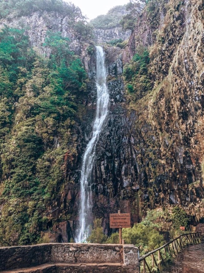 Lugar PR6 Levada das 25 Fontes / Levada do Risco