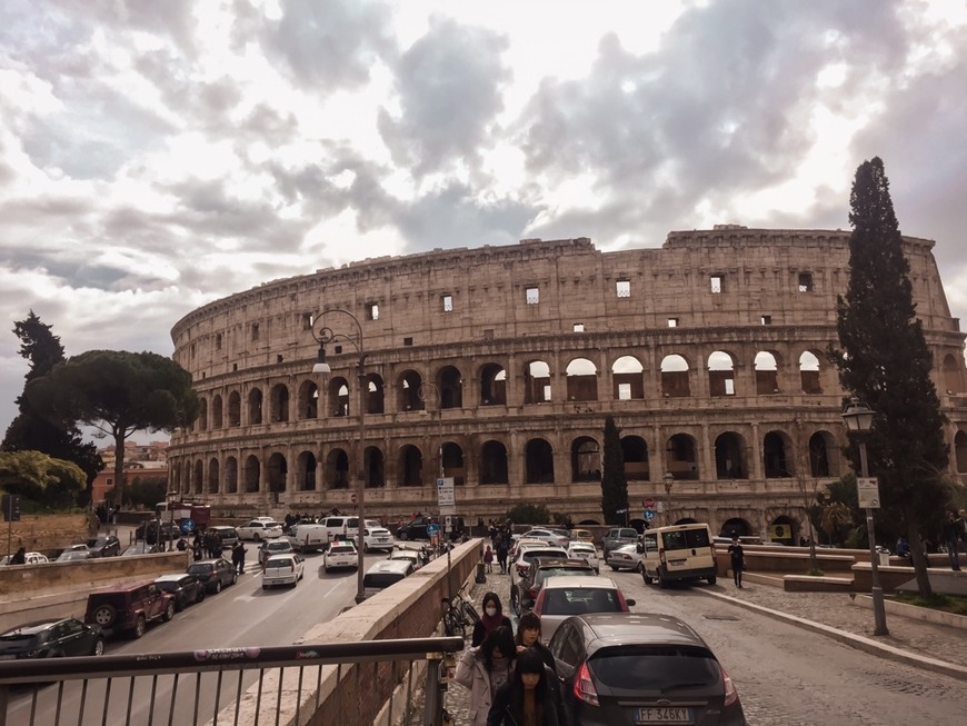 Lugar Coliseo de Roma