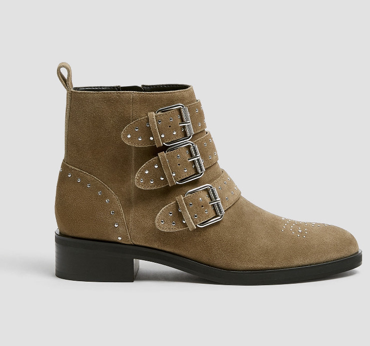 Botins rasos de pele