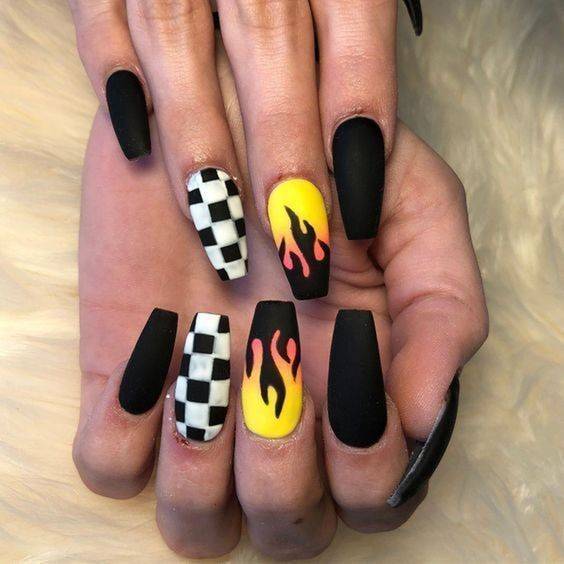 Fashion Chess nails