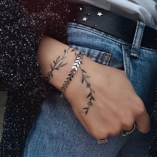 Fashion tattoo 