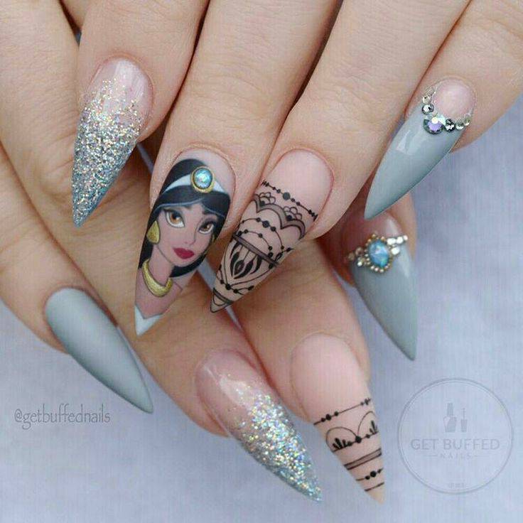 Moda Unhas Disney