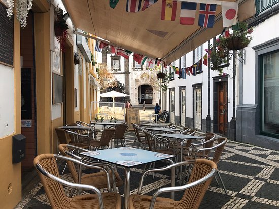 Moda Azores Forever - Snack Bar

