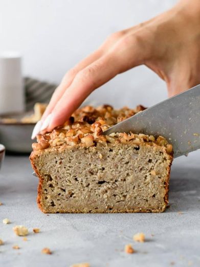 Bolo de banana e aveia com nozes