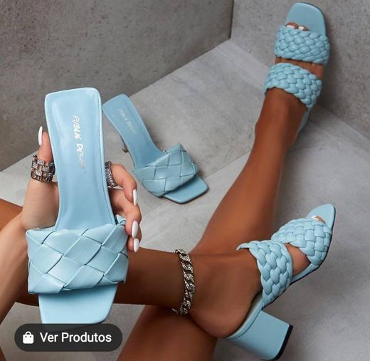Sandálias azul claro 
