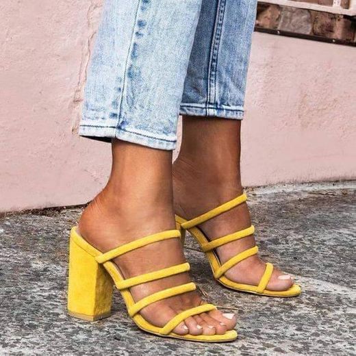 Sandálias minimalistas amarelas 