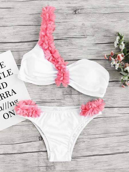 Moda Bikini branco com detalhe rosa 