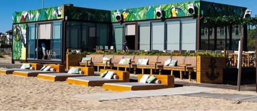 P4 Beach Lounge