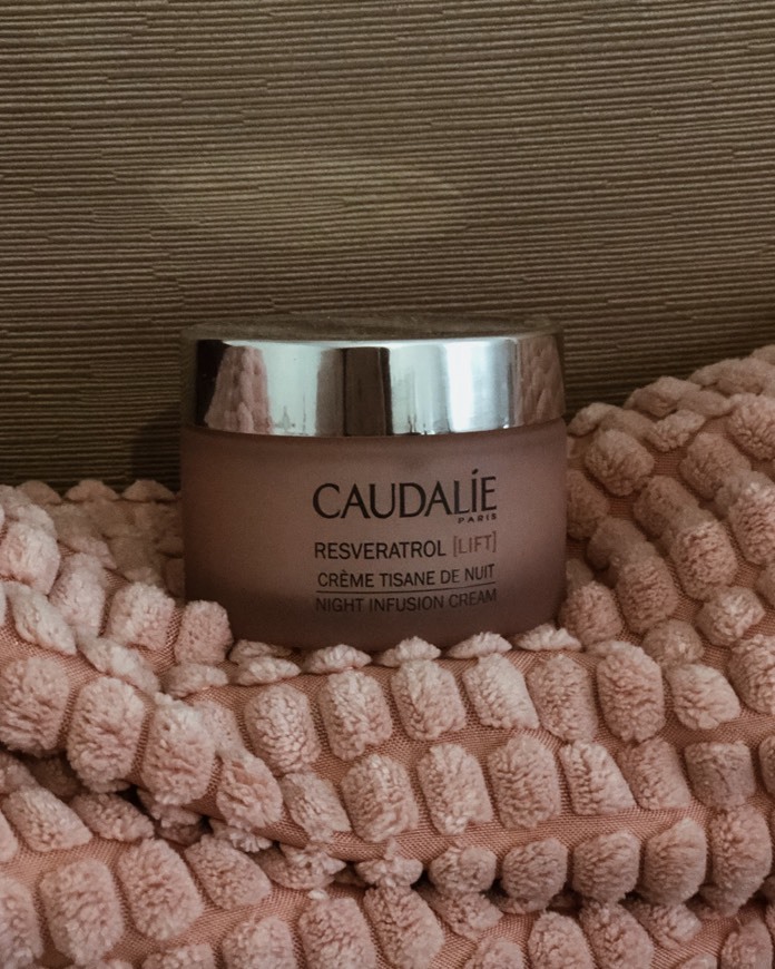 Social Caudalie Resveratrol Lift