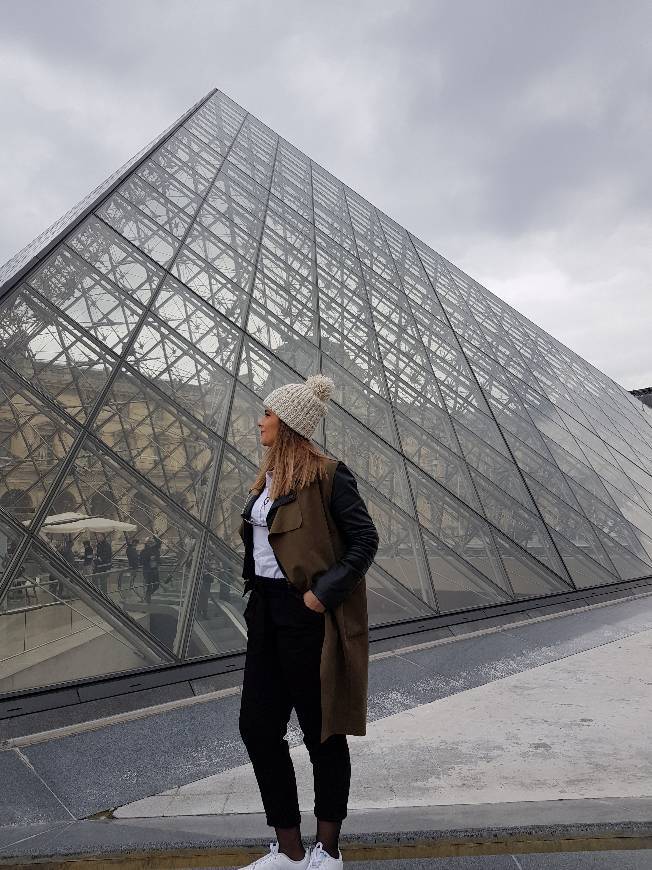 Place Museo del Louvre