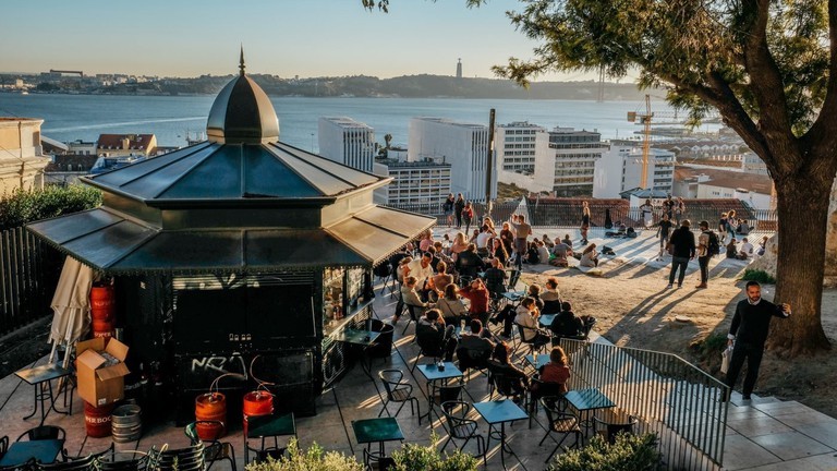 Lugar Bairro Alto