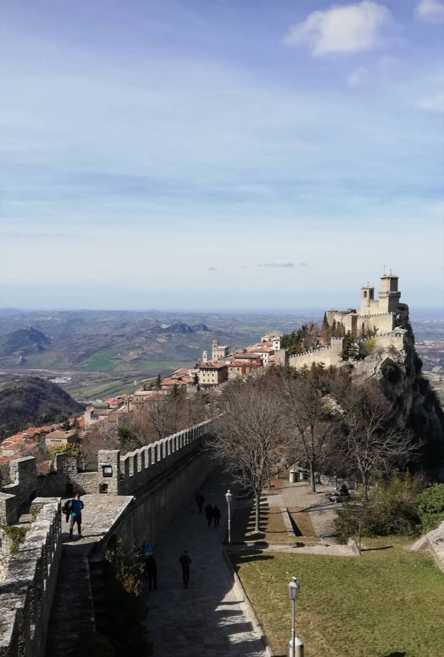 Place Castello di Montegiardino