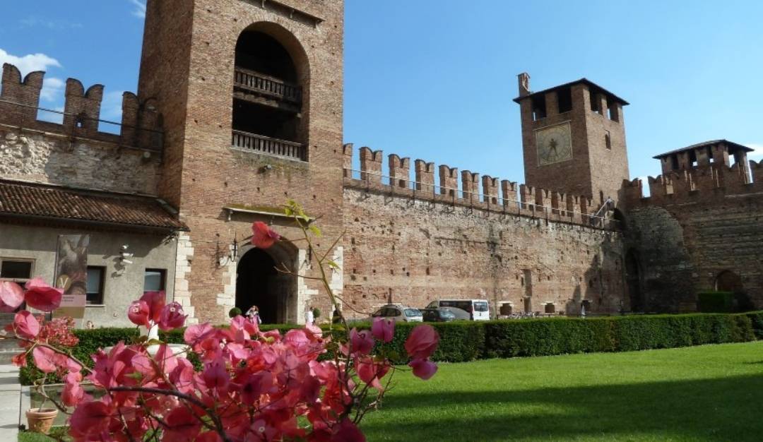 Place Castel Del Vecchio
