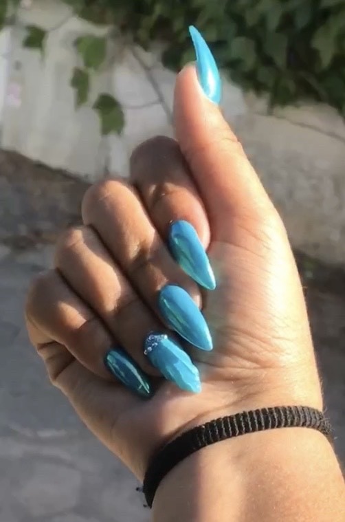 Moda Nails