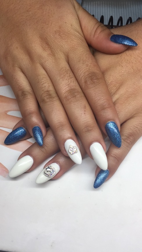 Moda Nails