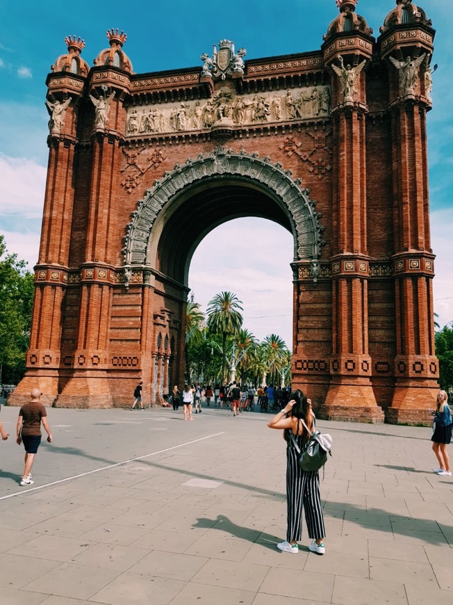 Place Arc de Triomf