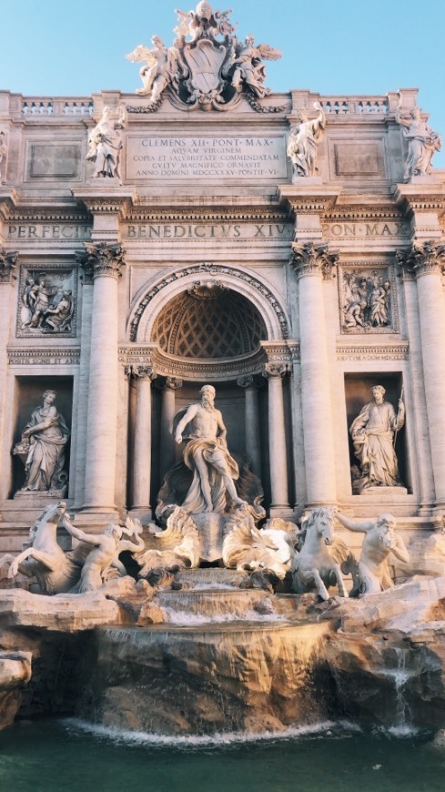 Lugar Fontana di Trevi