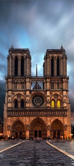 Place Catedral de Notre Dame