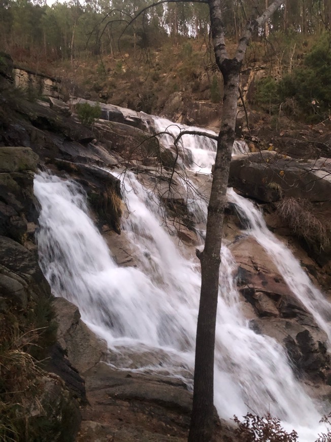 Place Cascata de Várzeas