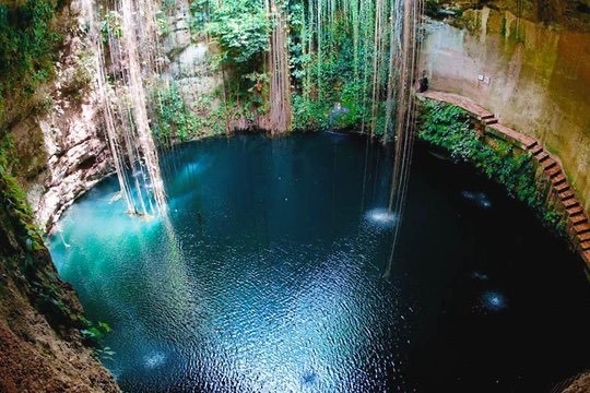 Place Cenote Ik-Kil