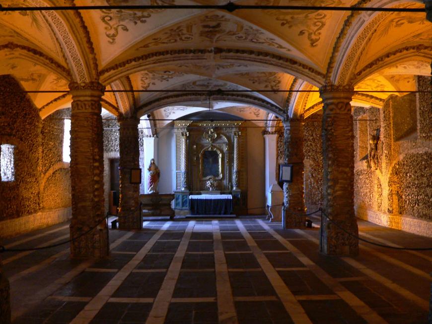 Lugar Capela dos Ossos