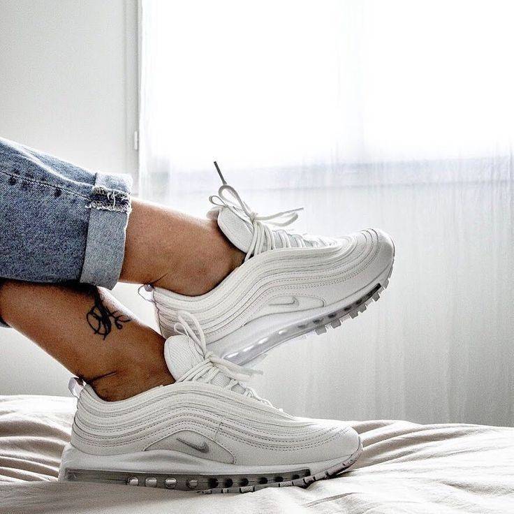 Social • Nike air max