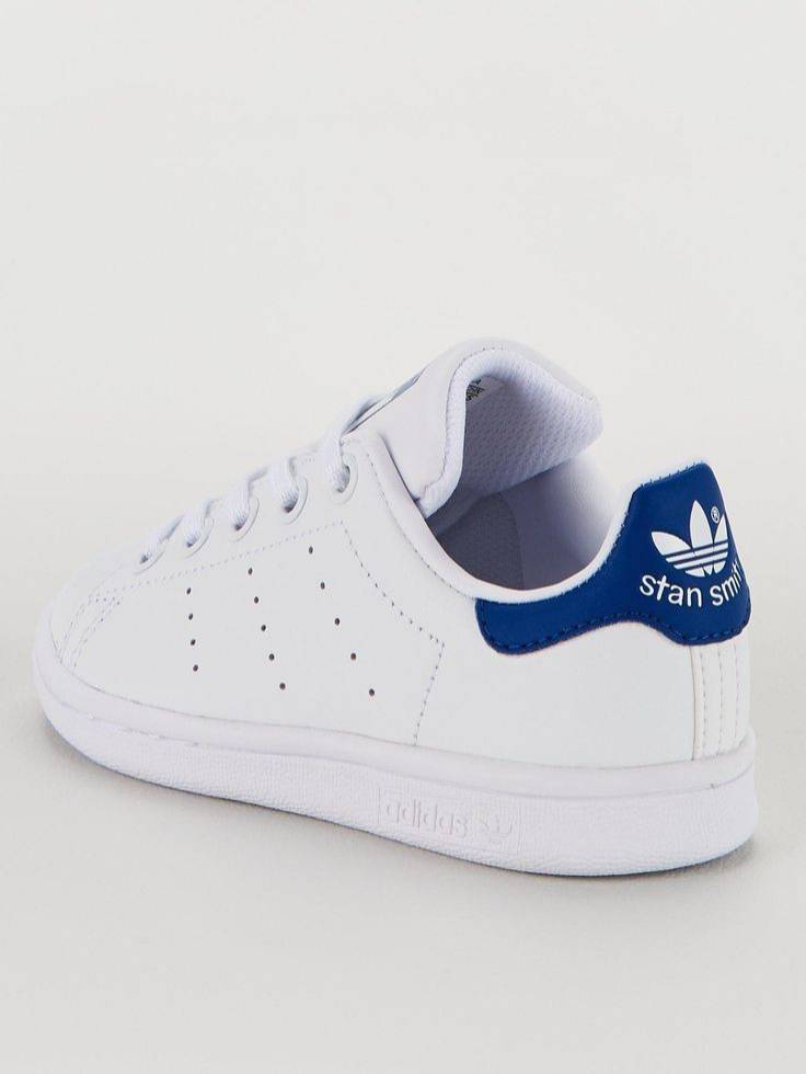 Social • Adidas Stan Smith 