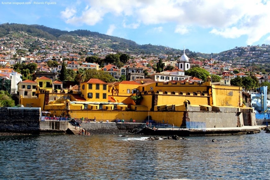 Lugares Forte de São Tiago, Funchal