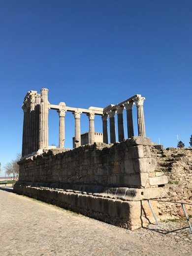 Templo romano de Évora