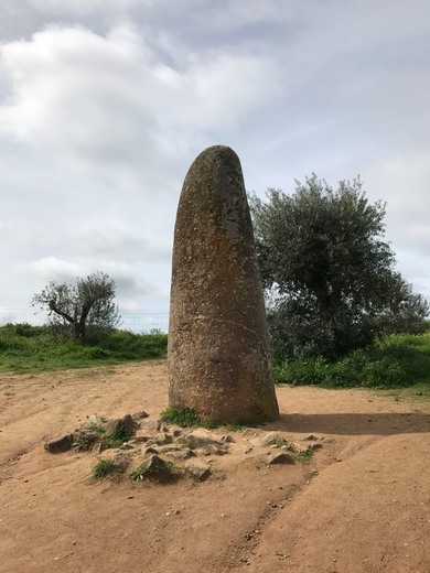 Menir dos Almendres