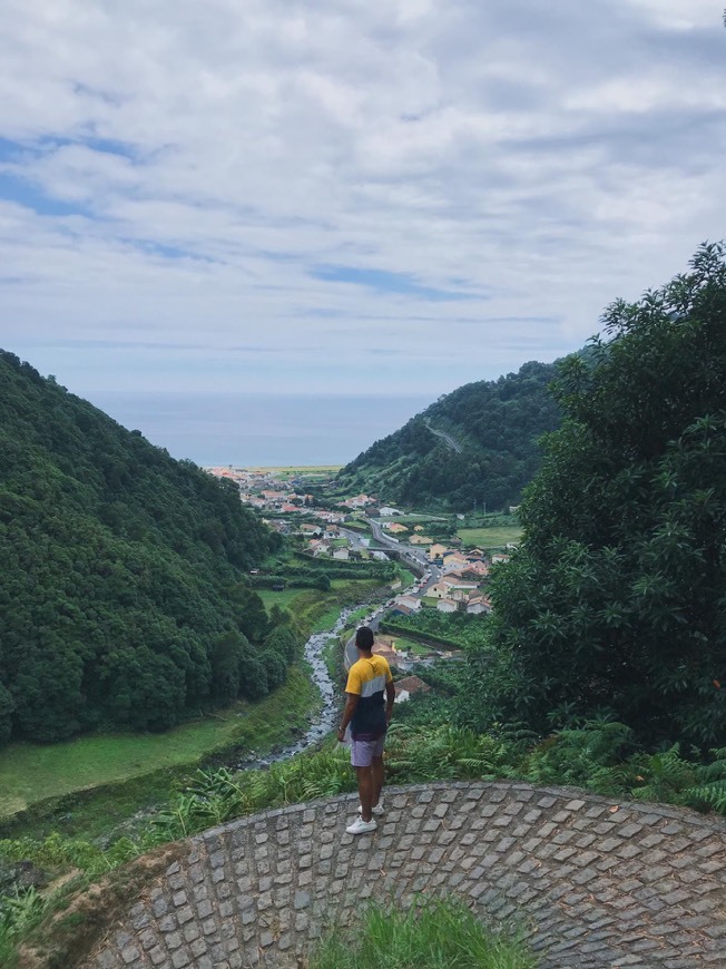 Lugar Sanguinho - Turismo de Natureza nos Açores Lda.