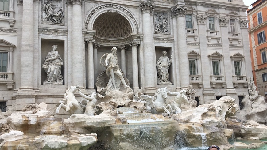 Place Fontana di Trevi