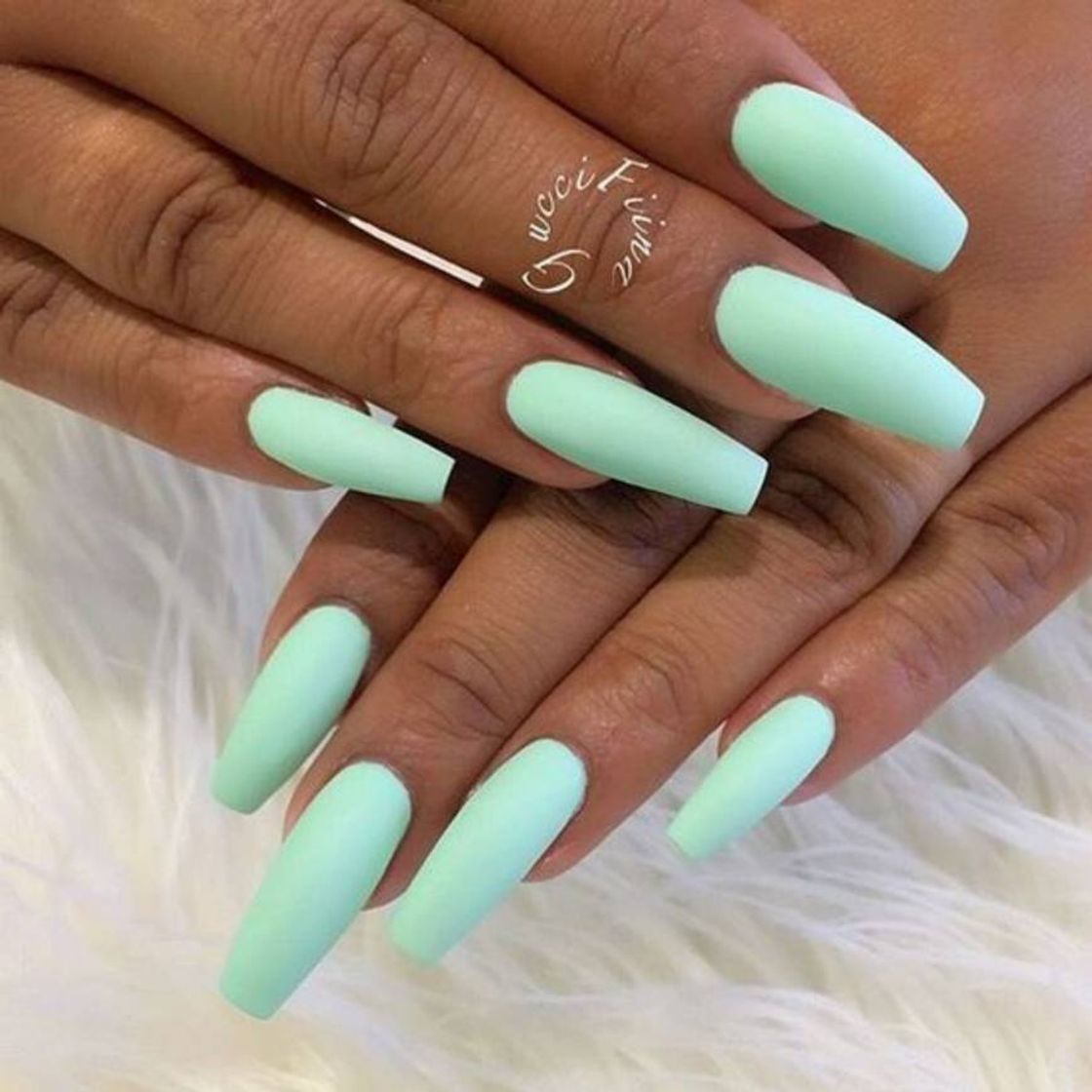 Moda Unha com têndencia de esmalte 😍