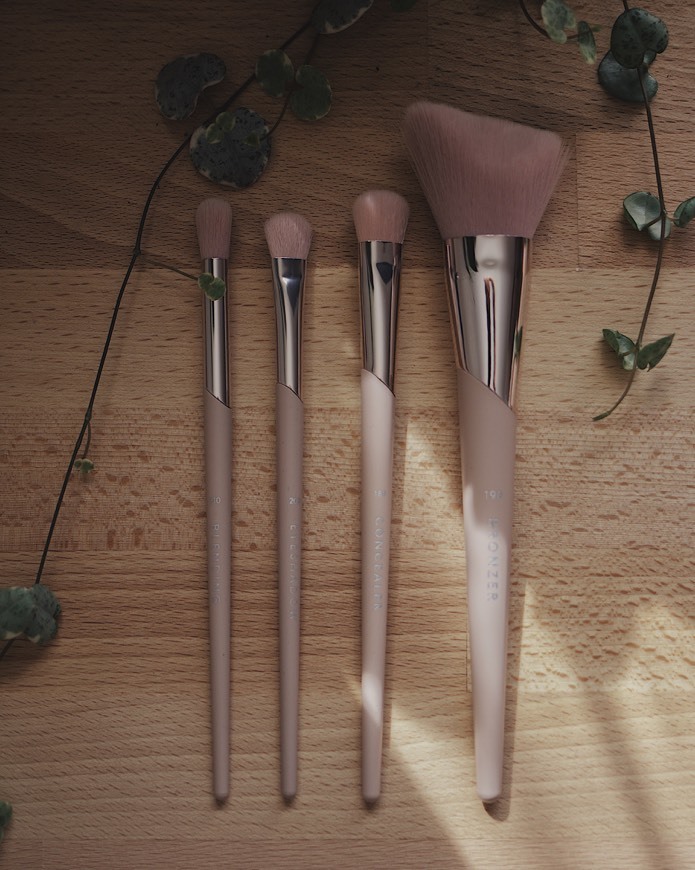 Producto Fenty Beauty Brushes