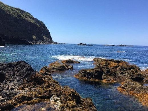 Ponta Da Ferraria natural swimming pool