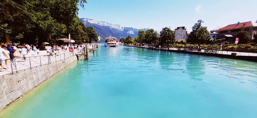 Place Lake Annecy