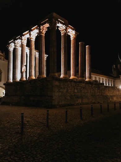 Templo romano de Évora