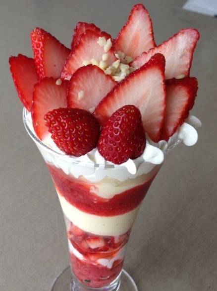 Social Morangos com chantilly