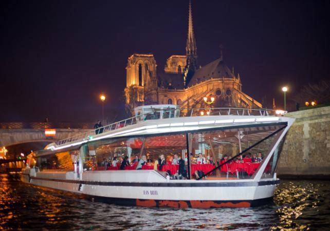 Place Bateaux-Mouches