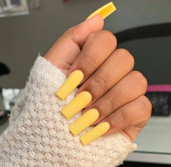 Moda Yellow Nails