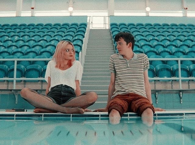 Moda Emma Mackey and Asa Butterfield