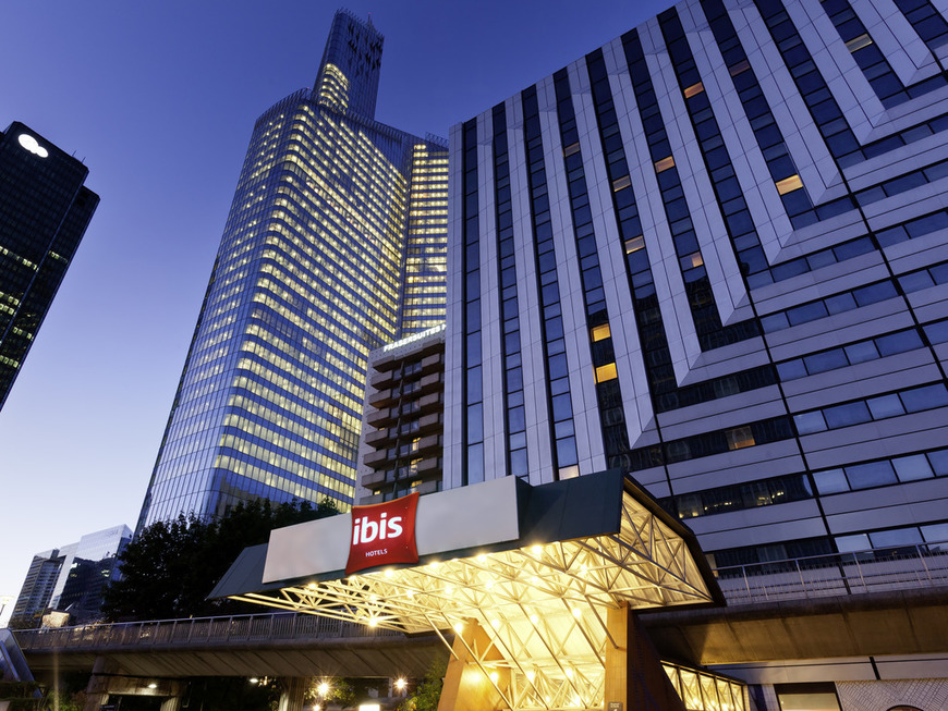 Lugar Hôtel ibis Paris La Défense Centre