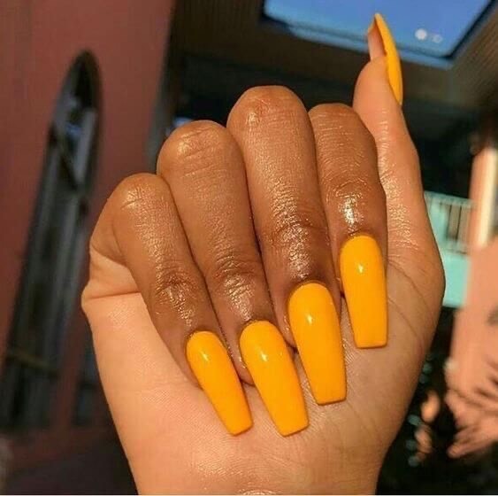 Moda Yellow Nails