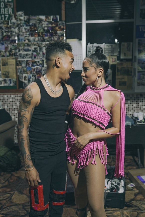 Music Ozuna & Anitta - Muito Calor ( Video Oficial ) - YouTube