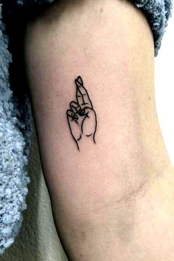 Fashion Fingers tattoo