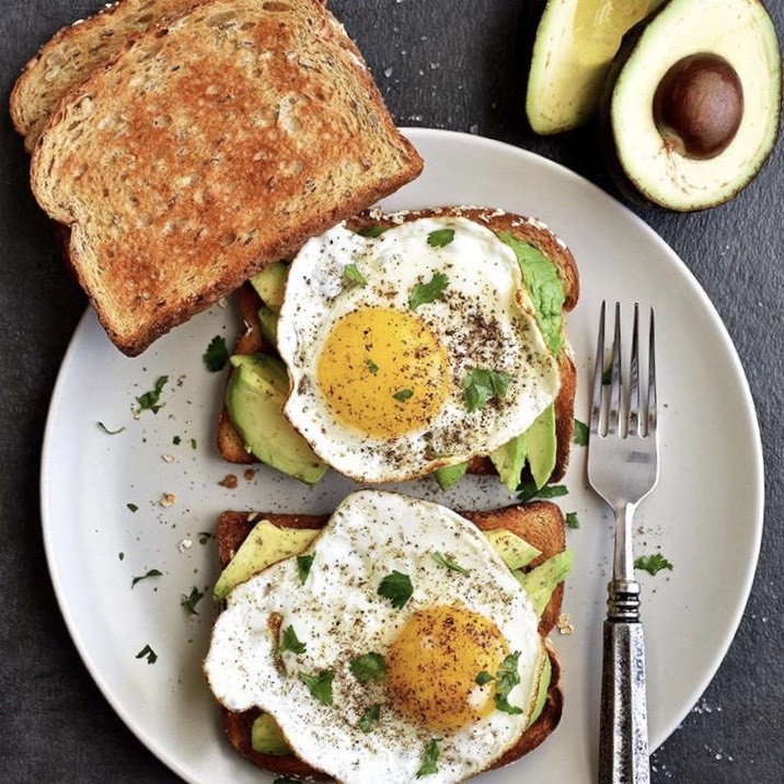 Moda avocado toast w/ egg