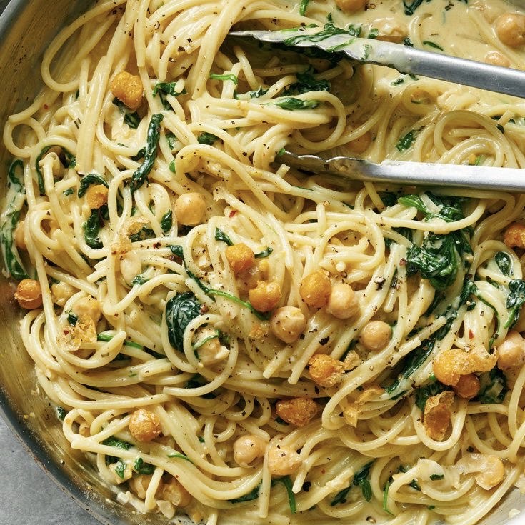 Fashion chickpeas and spinach pasta