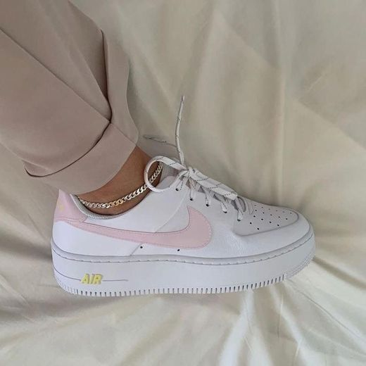 nike light pink air force