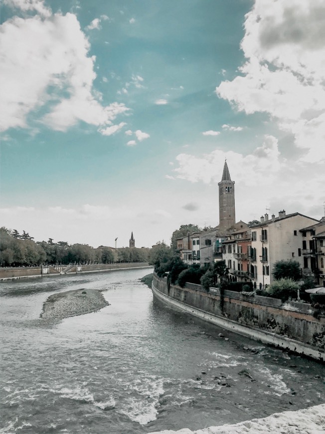 Place Puente de Piedra